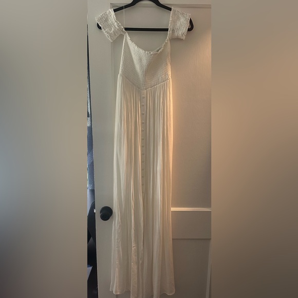 White off the shoulder Maxi Dress - Picture 3 of 3